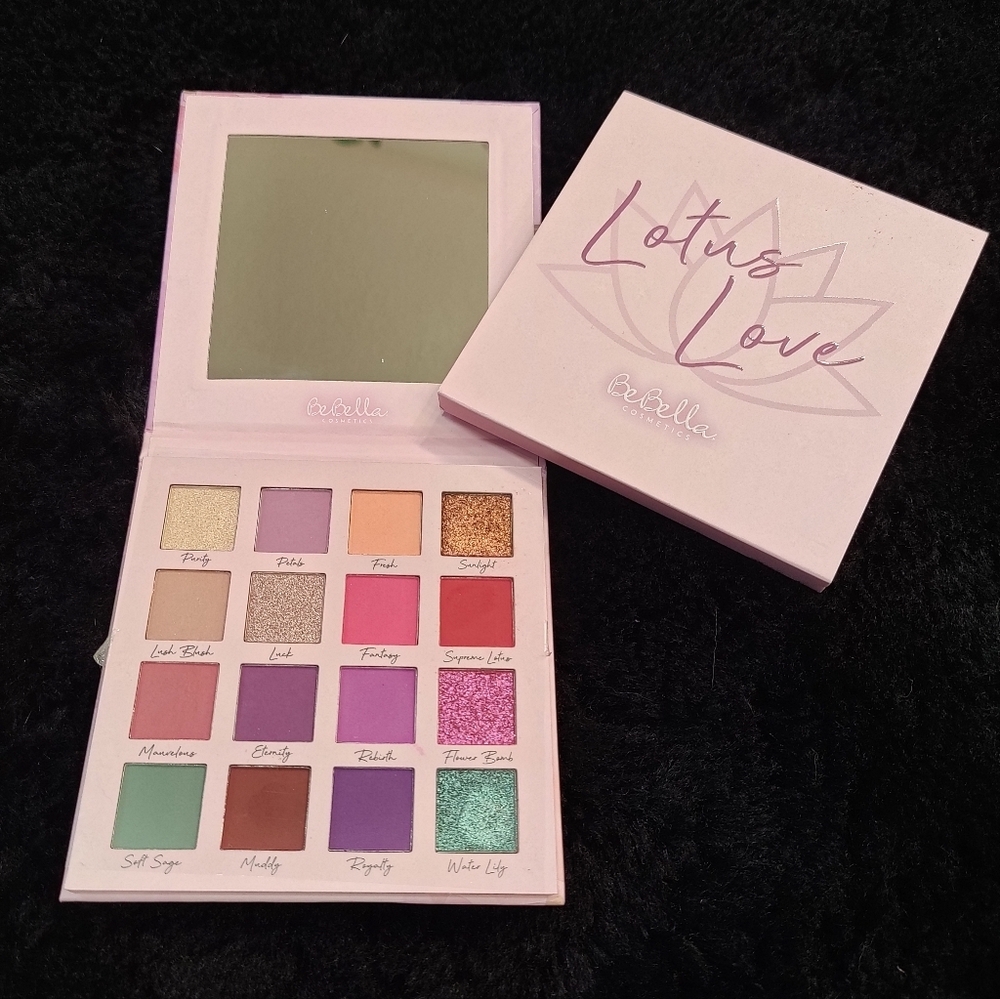 Lotus Love Eyeshadow Palette